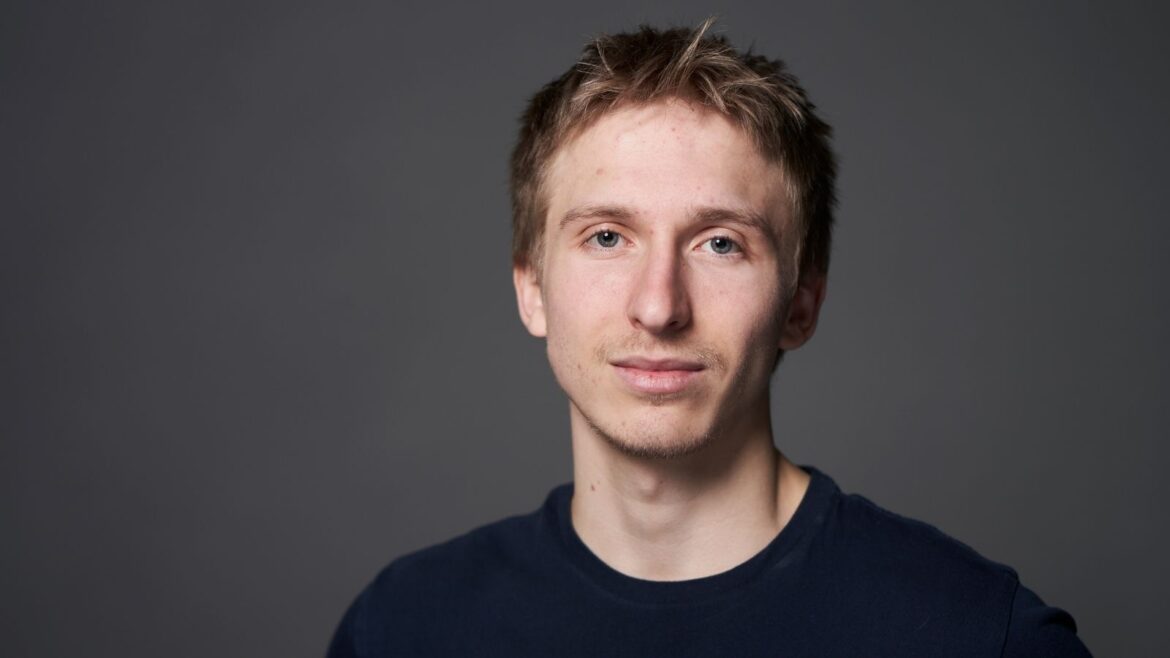 Landon Vago-Hughes of YSplit: How To Successfully Ride The Emotional Highs & Lows Of Being An Entrepreneur