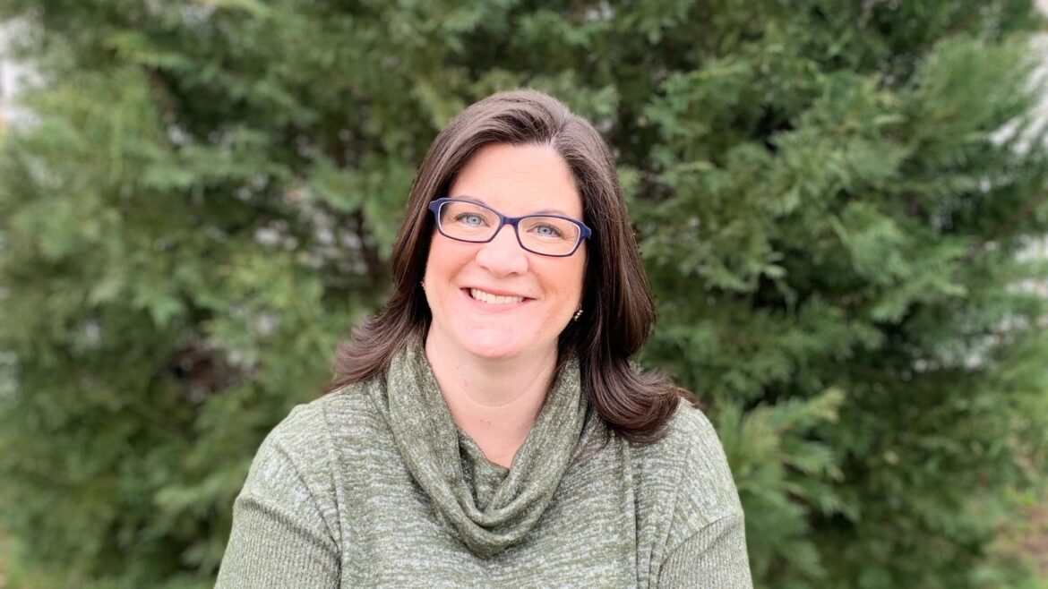 Leanne Arnold Leanne Arnold of Custom Vinyl Graphics: How To Successfully Ride The Emotional Highs & Lows Of Being An Entrepreneur