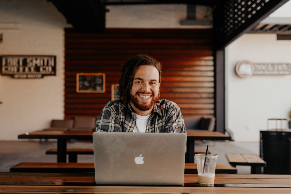 brooke-cagle-ICTKcvnXx_8-unsplash online health coach