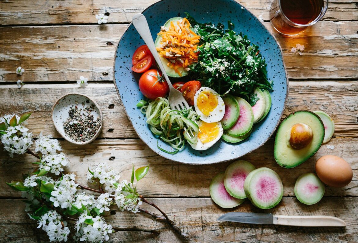 brooke-lark-jUPOXXRNdcA-unsplash is honey keto