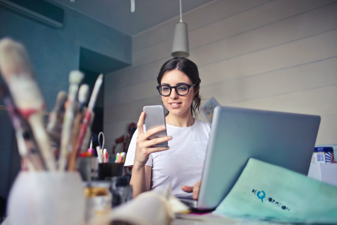 bruce-mars-FWVMhUa_wbY-unsplash remote health coach jobs