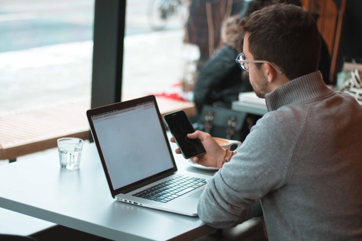 joseph-frank-XGC_1eH_ZGI-unsplash remote health coach jobs