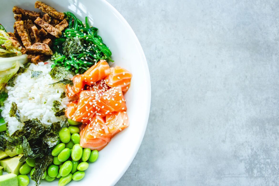 louis-hansel-phEaeqe555M-unsplash keto lunch ideas