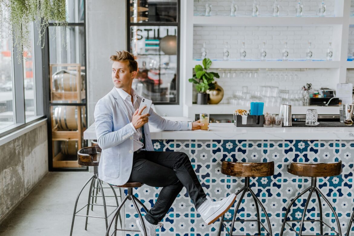 austin-distel-FQ0tfv5xzBA-unsplash holistic health coach certification