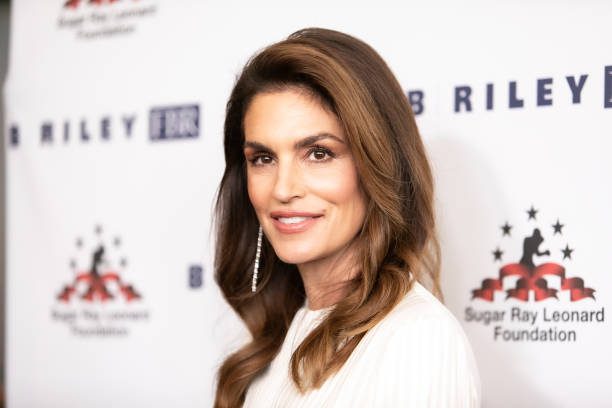 The Secret Behind Cindy Crawford’s Radiant Skin: Milk Moisturizer